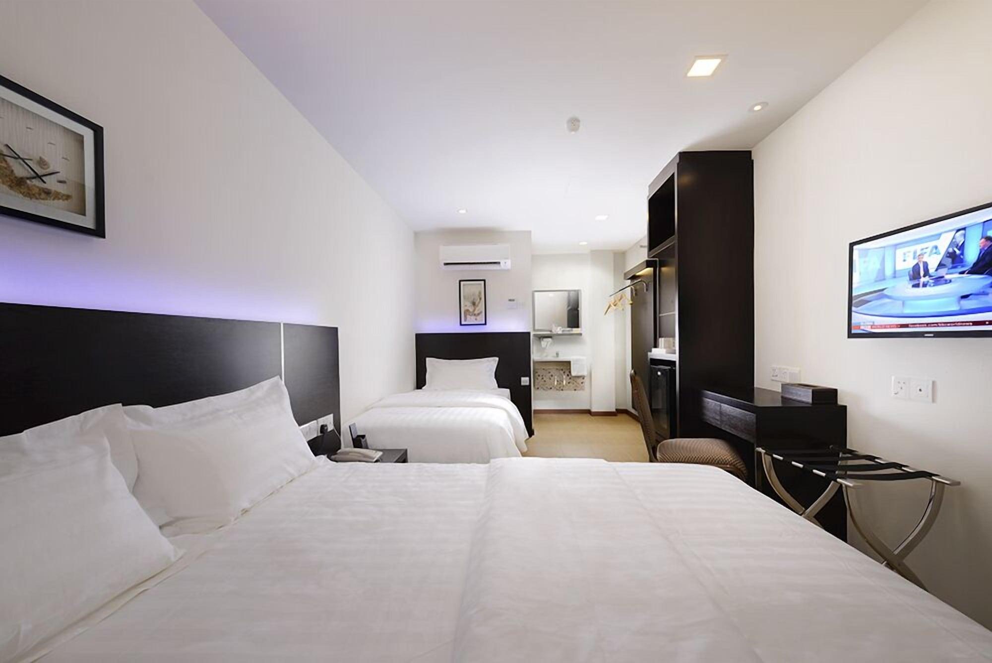 E-Red Hotel Bandar Perda Bukit Mertajam Eksteriør bilde